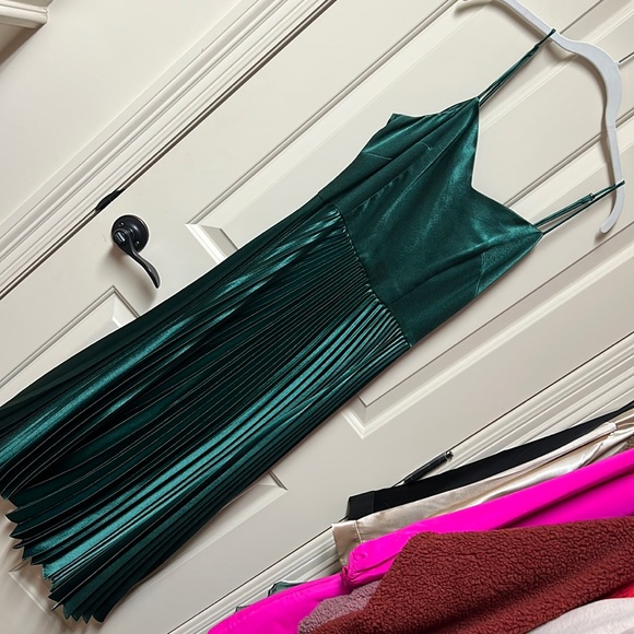 Gianni Bini Dresses | Gianni Bini Holiday Dress | Color: Green | Size: 6 | Rw737's Closet Gianni Bini Dresses | Gianni Bini Holiday Dress | Color: Green | Size: 6 | Rw737's Closet